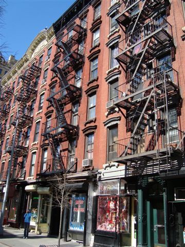Haeuserfront im Quartier Soho