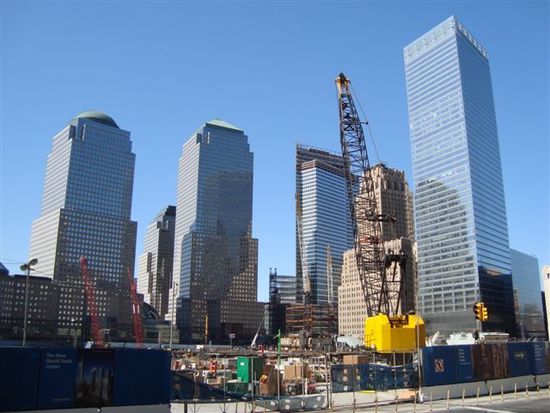 Der Ground Zero - Die Bauarbeiten fuer die Freedom Towers sind in vollem Gange