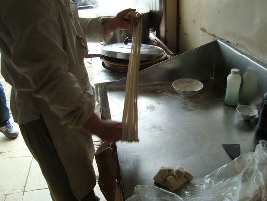 Der Nudel-Meister bei der Arbeit