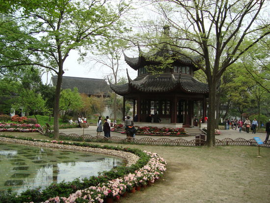 ... genauso die zahlreichen Pavillons...