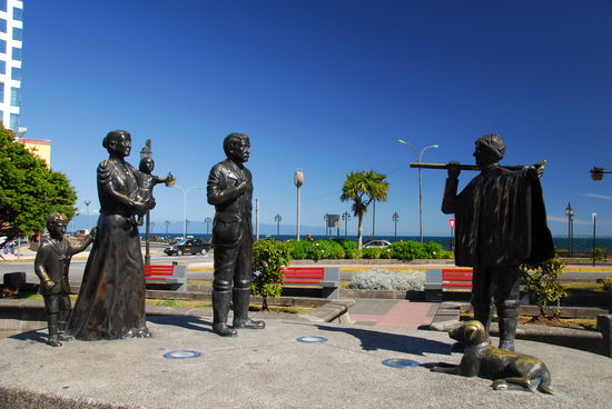 Ein Denkmal in Puerto Montt, dass an die ersten deutschen Einwanderer erinnert.