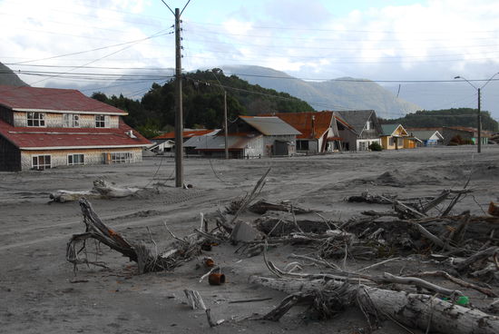 Die ganze Stadt ein einziges Bild der Verwuestung...