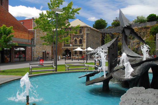 Salamanca - Markplatz und quirrliger Treffpunkt - modernes Stadtleben in altem Gemaeuer
