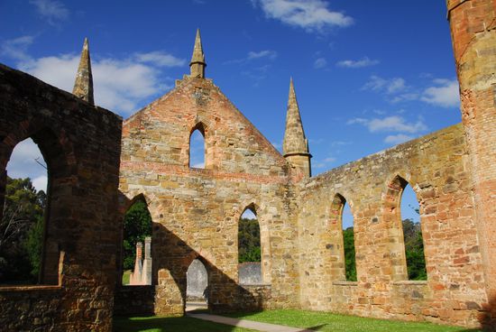 Auch vor Gotteshaeusern macht der Verfall keinen Halt. Harte Arbeit, schulische Erziehung und der christliche Glaube galten als Erfolgsrezept der Haftanstalt.