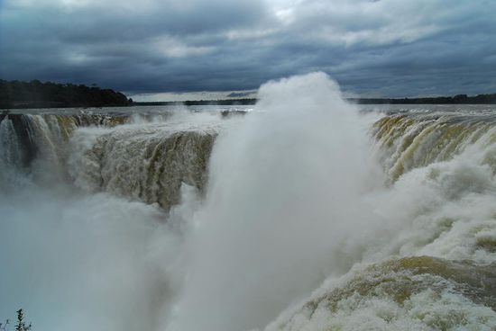Die Wasserfaelle von Iguazù - mitten drin im Rachen des Teufels!