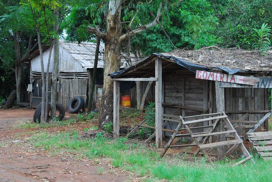 Einen Reifenservice zu gruenden, scheint eine gute Geschaeftsidee zu sein. Wie ist sonst zu erklaeren, dass auf 1000 km ca. 500 Gomerias kommen - Reifen halten eben viel laenger als man in Europa denkt, allerdings nicht so lange, wie man in Suedamerika hofft!