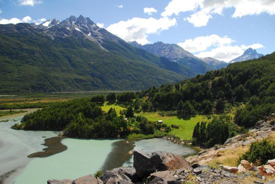 Weite Taeler, Berge, Fluesse - und Sonnenschein!