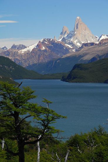 Monte Fitz Roy vor der Kulisse des Lago del Desierto
