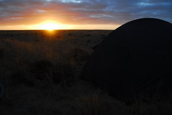 Nur mein Zelt, die Endlosigkeit der Steppe, der Wind und sonst nichts...