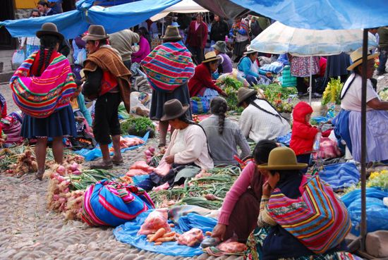 Marktszene am Sonntag in Pisac