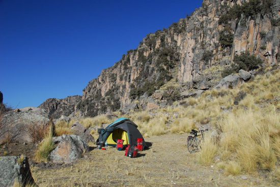 Ein traumhafter Morgen auf meinem exklusiven Campingplatz Tres Cañones - wenn die Sonne ueber den Berg kommt, steigen die Temperaturen sprunghaft um 10-15 Grad.