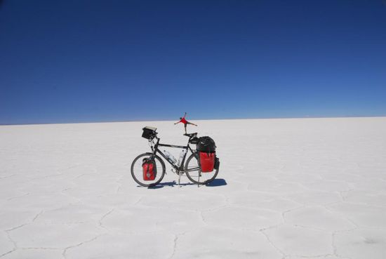 Bilder wie diese sind Pflichtprogramm auf dem Salzsee - er verleitet einfach zu solchen Spielereien