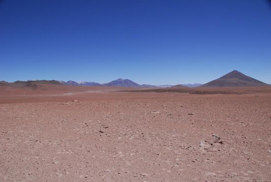 Wirkt flach, aber es geht fast auf 5000m hoch - 20km bergauf!