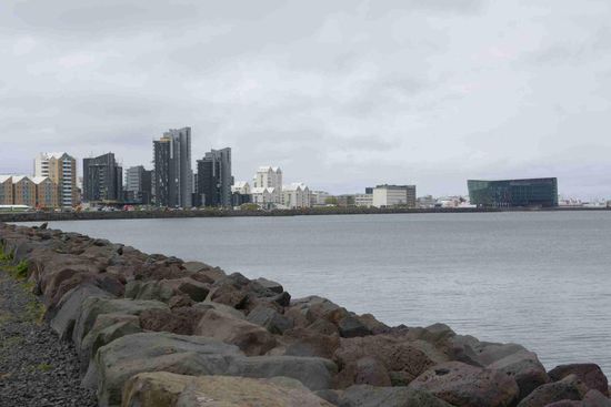 Die moderne Skyline dieser kleine Metropole am Fjord.