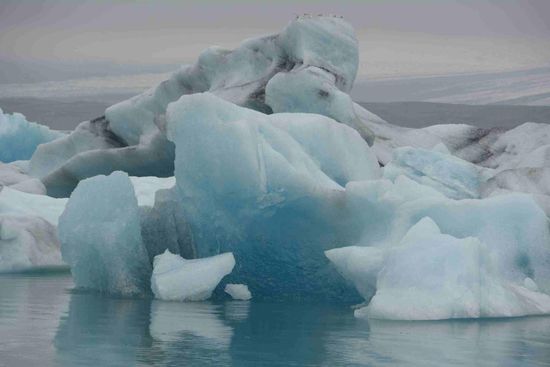 Immer neue Gebilde in Eis...