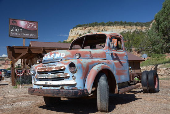 Ende des Parks, ein Imbiss und dann wird es erst einmal etwas eintoeniger. Aber auch solche Motive gehoeren wohl zum typischen Bild von Amerika