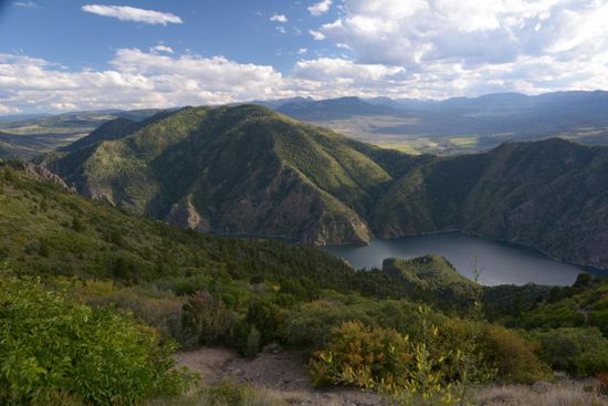 Um diese Aussicht zu erleben, muss man lange Berge nach oben fahren