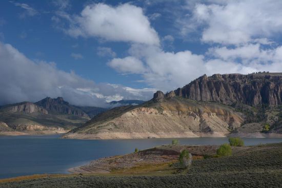 Kein Zurueck, um noch einmal einen Blick bei gutem Tageslicht in die Schlucht zu werfen, auch im weiteren Verlauf bleibt die Landschaft abwechslungsreich