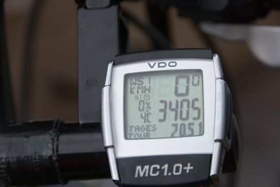 Ich bin auf dem hoechsten Punkt der Tour angekommen, der zugleich die kontinentale Wasserscheide markiert