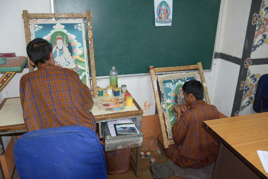 Alle malen dasselbe Motiv - nur die Arbeitsbedingungen unterscheiden sich