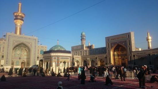 Alles was hier golden aussieht, ist auch Gold. Nur einer von vielen Plätzen der Anlage, aber hier ist der Eingang zum Grabmal