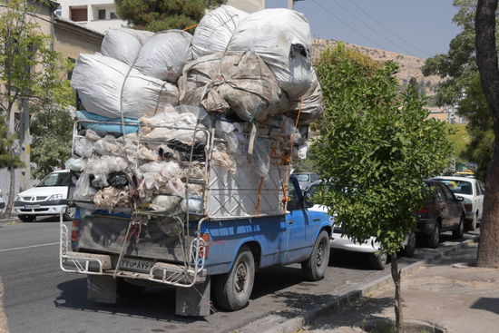 Der Zamyad - die Allzweckwaffe im iranischen Transportwesen. Unglaublich vielseitig und ohne Begrenzung der Belastbarkeit