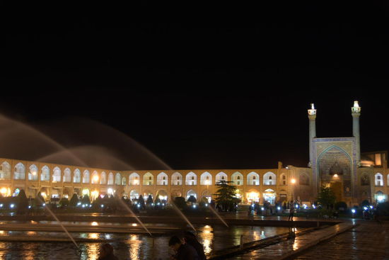 Aber wir wollen natürlich auch nicht die wichtigste, die Freitagsmoschee auslassen...