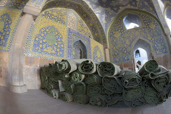 Zum Gebet werden die Teppiche ausgerollt...