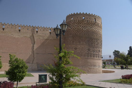 Der schiefe Turm von Shiraz