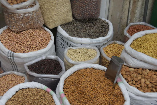 Verschiedene Hülsenfrüchte und Kerne...