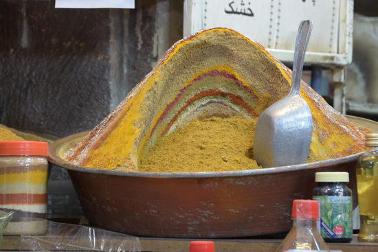 Vor allem aber die unzähligen Gewürze einzeln oder wie hier als Mischung verwirren den Geruchssinn