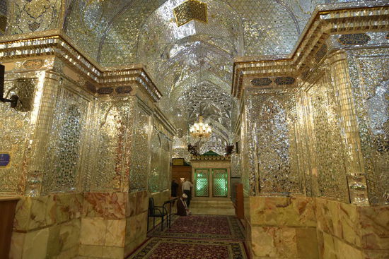 Spiegelmosaiken, Gold, Silber und Kronleuchter bringen die Kamera und mich zur Verzweiflung - da muss noch nachgearbeitet werden. Tatsächlich ist es viel heller und auch nicht so sehr ins Goldfarbene