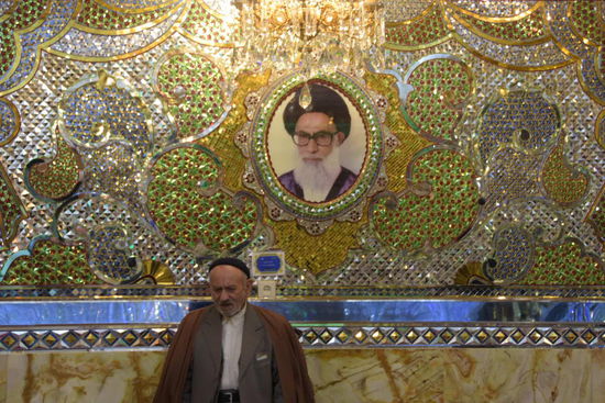 Ein von Mushahedin nach der islamischen Revolution getötetes Regierungsmitglied hat hier in einem Schrein auch seine letzte Ruhestätte gefunden