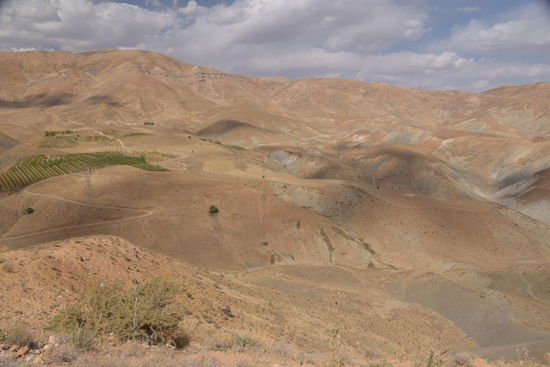 Berge soweit das Auge reicht - und ausnahmsweise auch mal ein paar Wolken