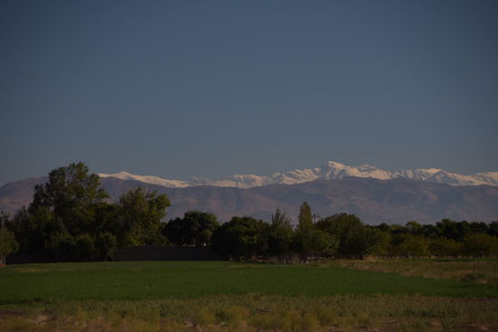 Am Morgen nach dem Unwetter: strahlend blauer Himmel und der erste Schnee auf den Bergen