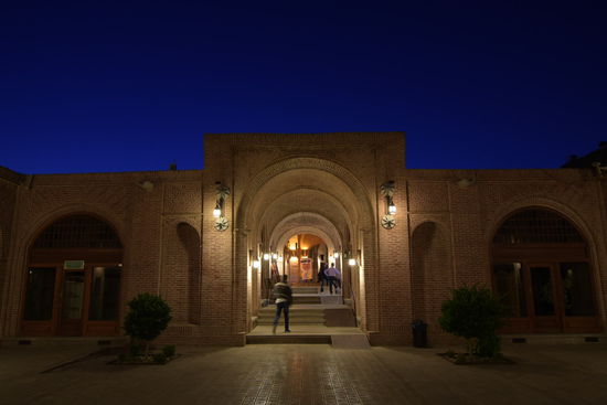 Blaue Stunde in den Innenhöfen des Basars