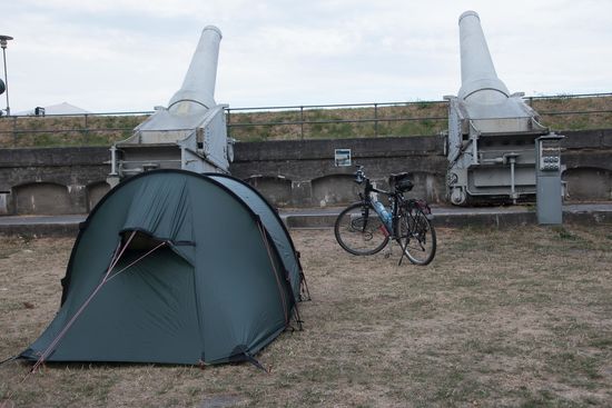 Also, wenn's hart auf hart kommt, bin ich bereit, im Charlottenlund Fort Camping mein Fahrrad und Zelt zu verteidigen
