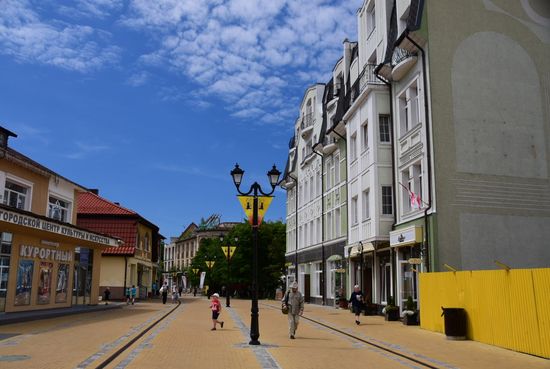 Alte Häuser, eine neue Straße und viele gepflegte Lokale und Geschäfte prägen den alten Kern von Sztutowo
Alte Häuser, eine neue Straße und viele gepflegte Lokale und Geschäfte prägen den alten Kern von Sztutowo