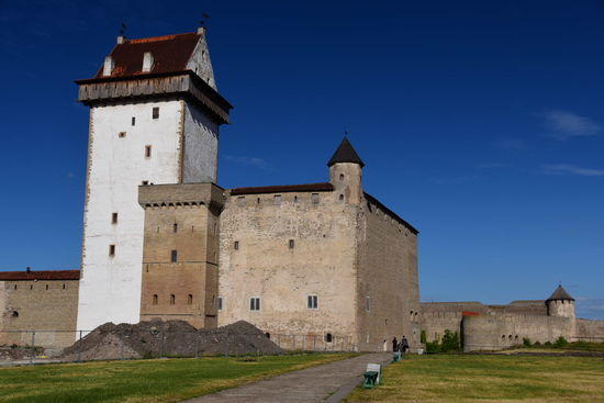 Die Hermannsfeste in Narva ist das einzige, was in diesem Ort sehenswert ist