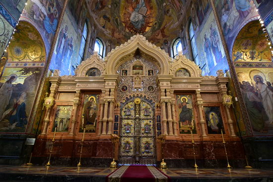 Nur die Rekonstruktion der Tür in der Mitte hat drei Millionen Dollar verschlungen