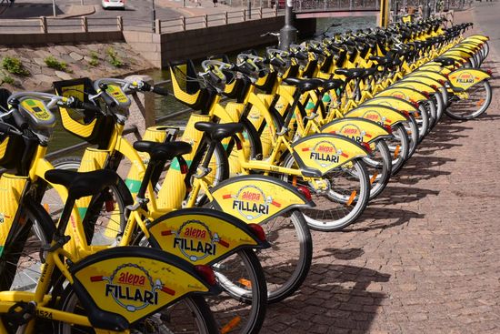 Und überall in der Stadt kann man sich günstig Fahrräder mieten