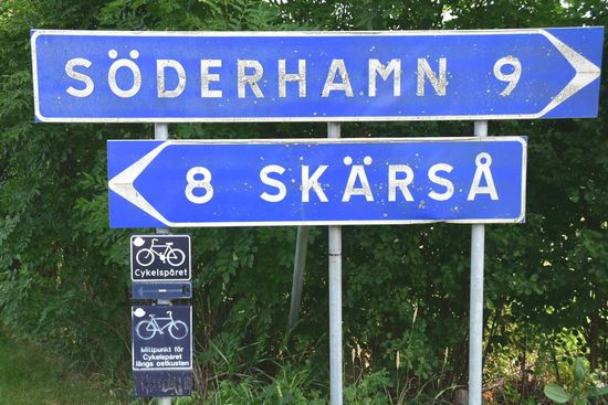 Vorgestern stand völlig unerwartet dieser Hinweis an der Straße - die Hälfte der Strecke zwischen Haparanda an der finnischen Grenze und Ystad im Süden ist erreicht
