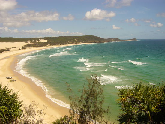 ...bevor wir von nem Aussichtspunkt nen herrlichen Ausblick über die Insel genießen konnten. Ins Wasser gehen sollte man auf dieser Seite der Insel allerdings nicht, weil die Chance dann relativ groß ist, nen Job als Haifutter zu bekommen.