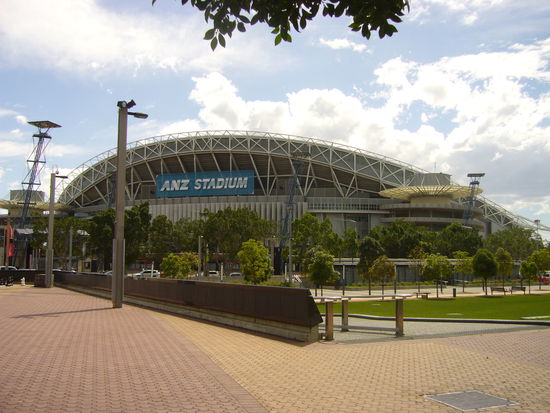 Gleich am ersten Tag haben wir uns das Olympische Gelände angeschaut. Leider konnte man nirgends rein, und so konnten wir alles nur von draußen bestaunen, wie hier z.B. das Olympia-Stadion.