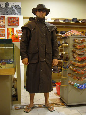 Ein neuer Sheriff ist in der Stadt - man beachte vor allem die passenden Schuhe...