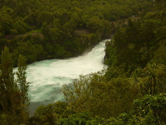 Die Haku Falls waren schoen, aber rundherum war's halt leider immer noch nass...