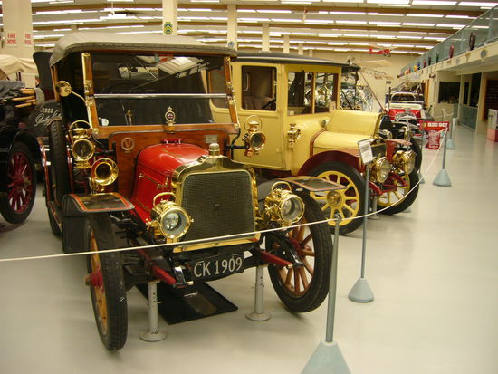 Dann waeren wir noch im Southward Car Museum. Unglaublich, was hier fuer Schaetze stehen. Ich haette noch viel mehr fotografieren koennen, hier also nur ein Ausschnitt aller Autos und Motorraeder, die dort zu bestaunen waren.
