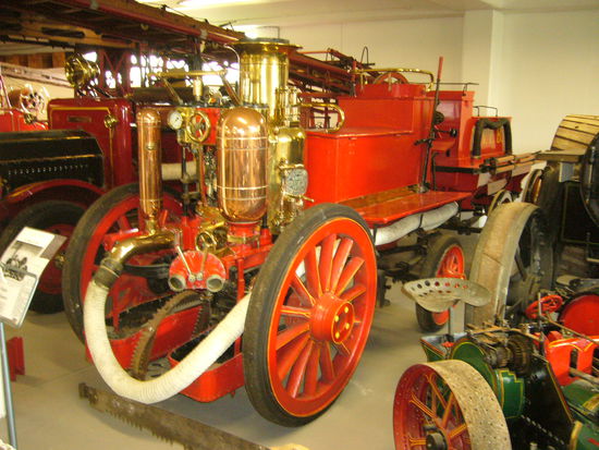 Ein alter Feuerwehrwagen
