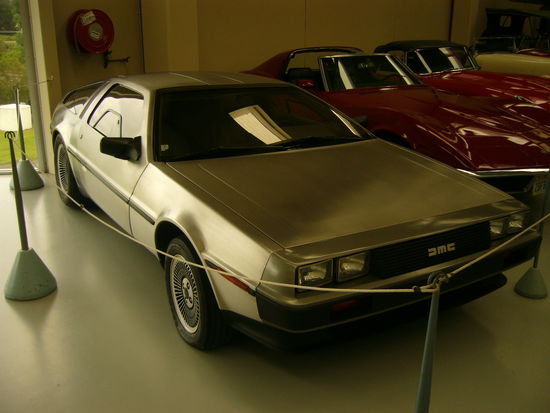 Der Delorian aus "Zurueck in die Zukunft"!