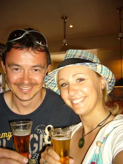...war die Bierprobe! Da hat jeder ein Glas bekommen und konnte sich dann selber an der Schankanlage zapfen, was er wollte - und so oft er wollte